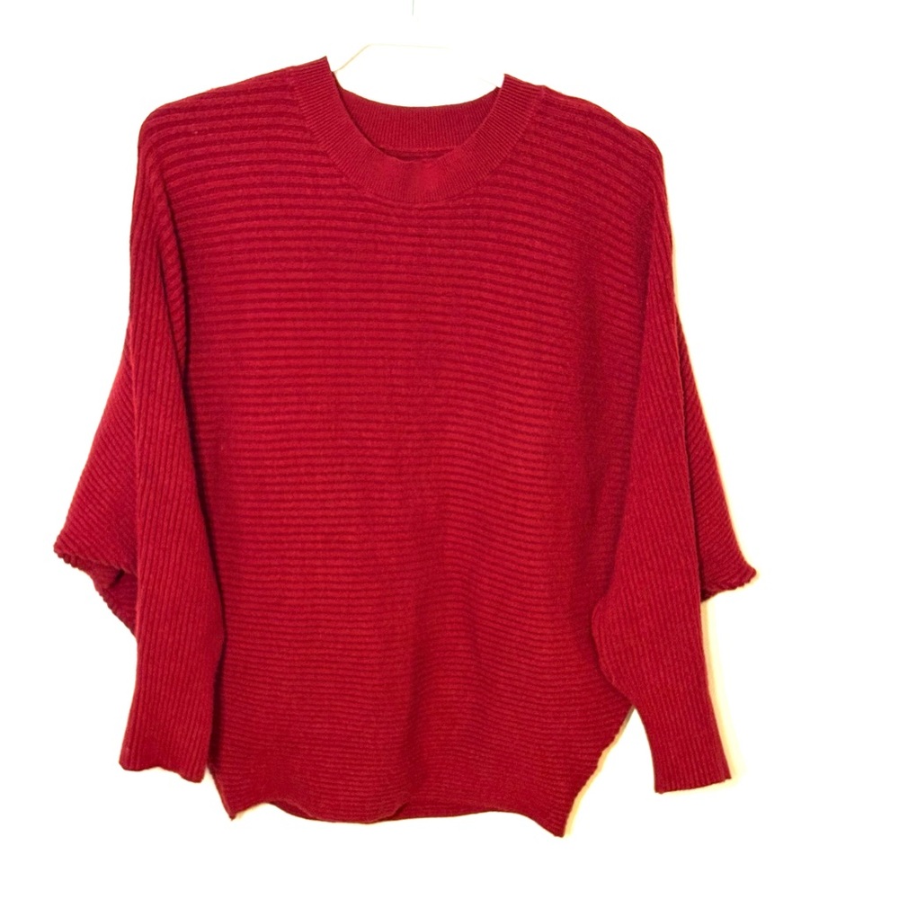 Elegant Red Bat Wing Women's Sweater. Rib knit. Crew neck. Size M. EUC.
